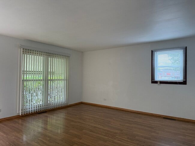 Photo - 723 S Lake St