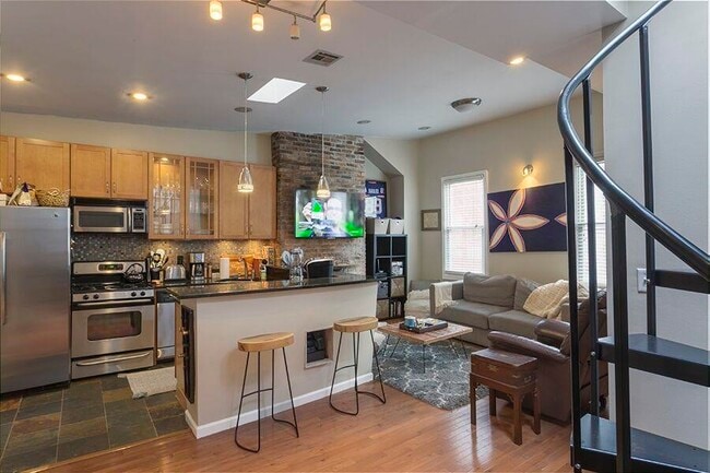 Building Photo - 112 Morris St Unit 10