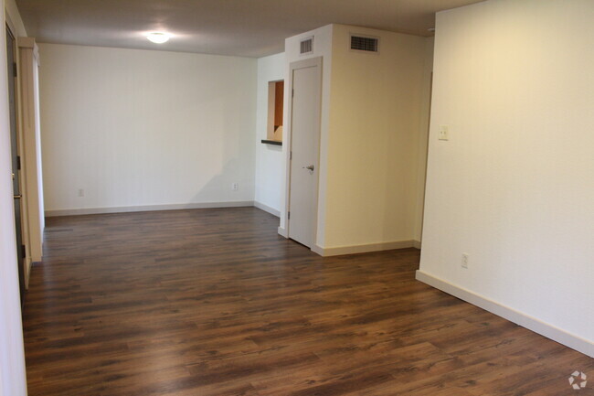 Building Photo - 206-E Eden at Avondale Unit 206-E Rental