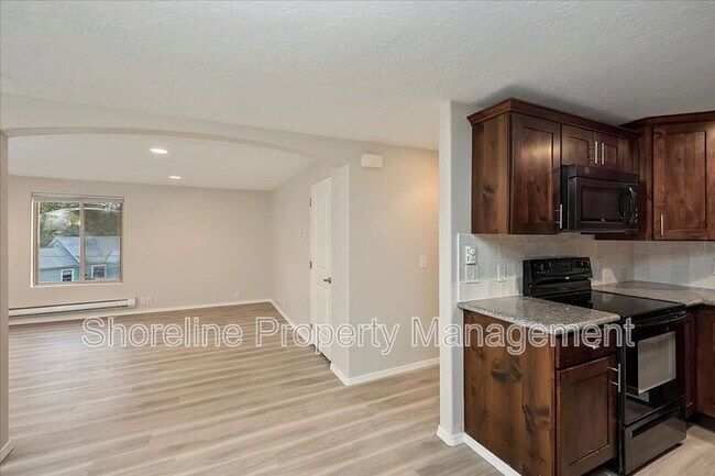 Photo - 2111 Brittany Ln