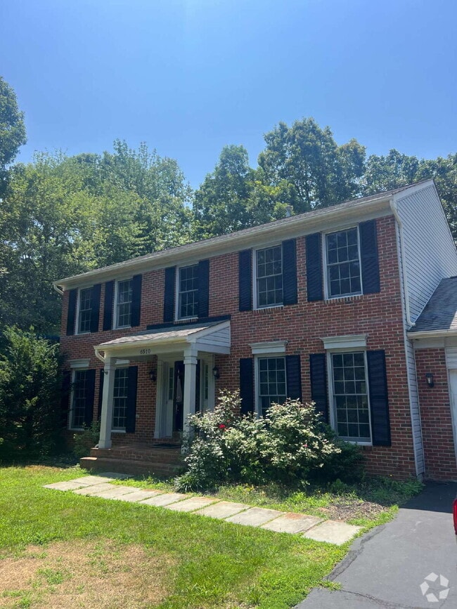 Building Photo - Spacious Colonial Home for Rent in Chancel...