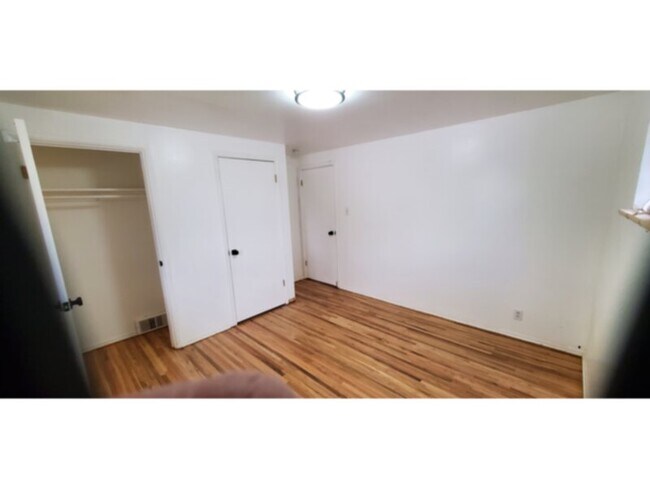 Photo - 6113 Holland St