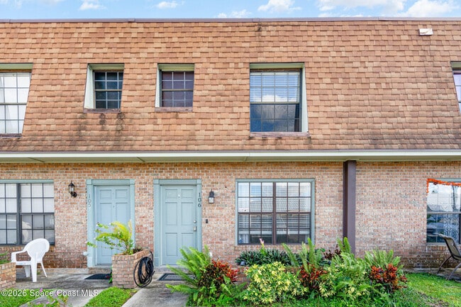 Building Photo - 1300 Arlington Ln NE