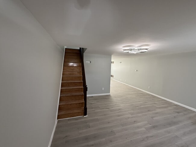 Photo - 1120 Passmore St