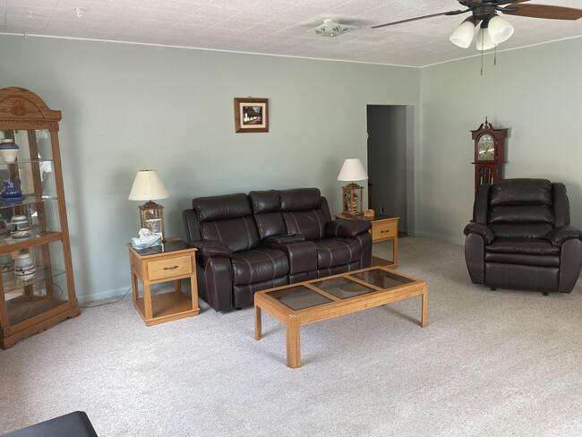 Photo - 890 Navajo Twins Dr