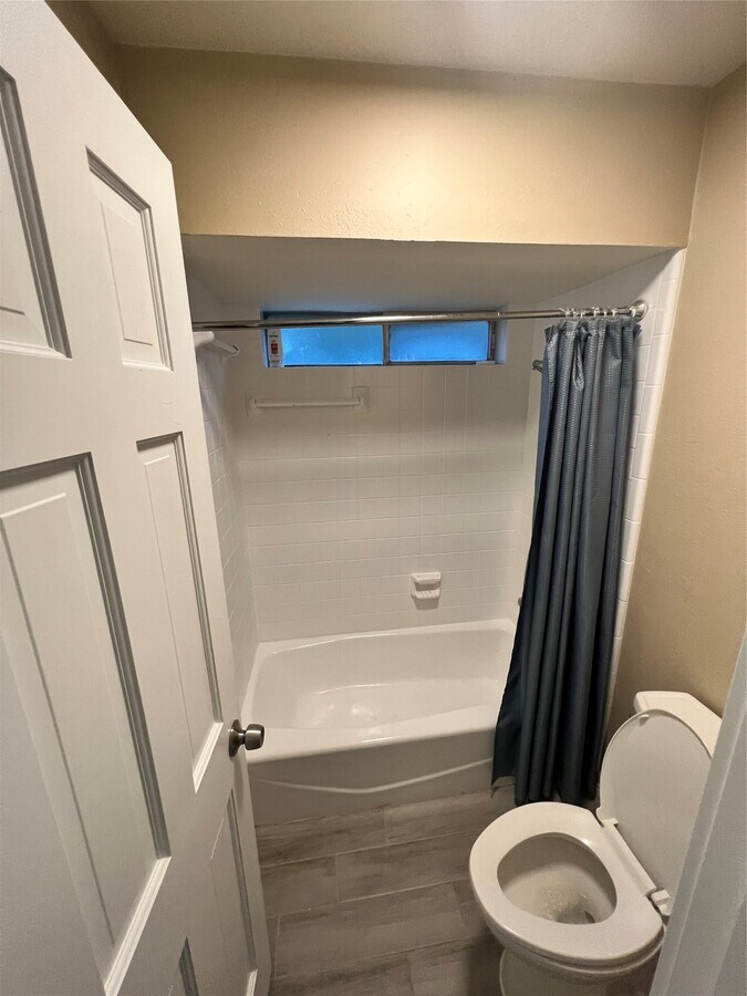 Photo - 18240 Fenske Rd
