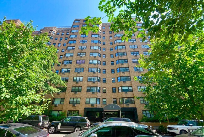 Photo - 219 E 69th St Apartment Unit 7E