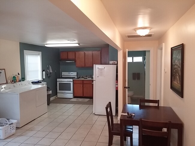 Photo - 1220 Adams St Unidad A