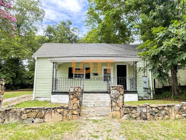 Photo - 310 Frank St