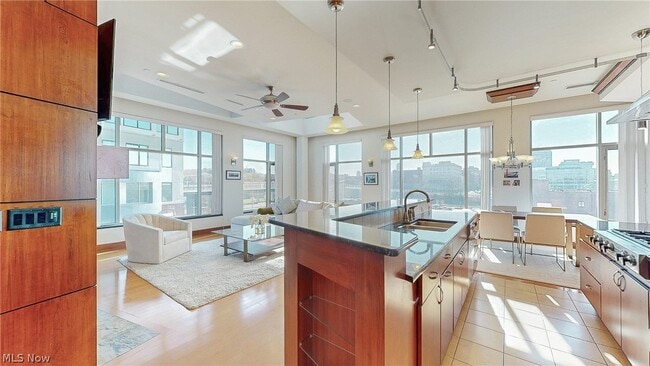 Photo - 21 Furnace St Unit 805