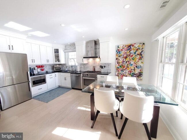 Photo - 162 Tavistock Rd