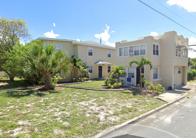 Building Photo - 1BR Apartment for Rent – Walk to Downtown Lake Worth, Beach & Golf