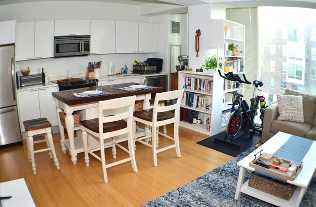 Building Photo - 2 Earhart St Unit 514 Rental