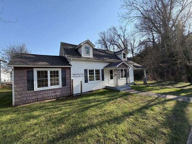 Photo - 607 C St
