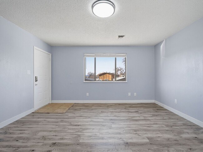 Photo - Palisade Perfection: Remodeled Condo Steps from Downtown! Unidad 1