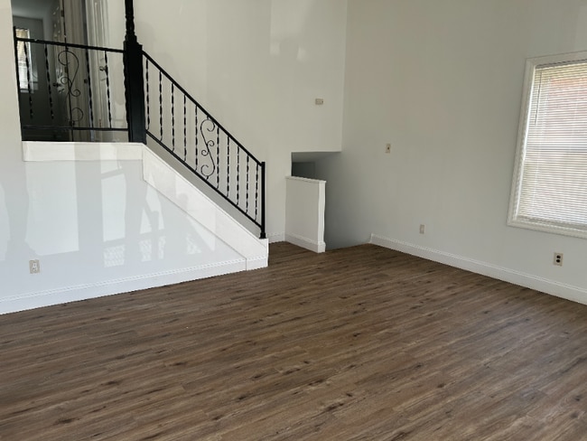 Building Photo - 126 Fronefield Ave