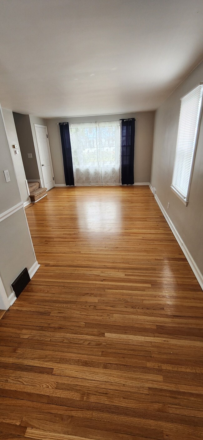 Living Room - 72 Montfort Dr Unit Apt1