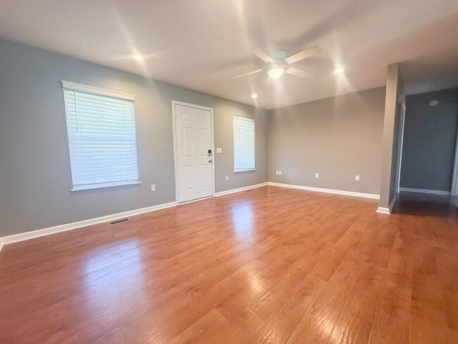 Photo - Pet-Friendly 3-Bedroom Home with Fenced Yard, Sun Room & Utilities Included