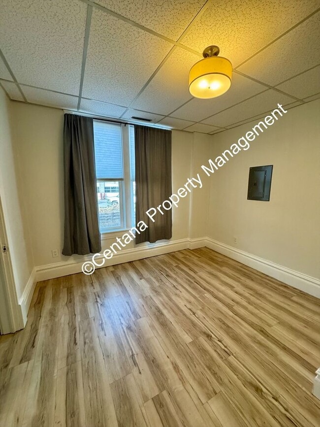 Building Photo - 722 S Montana St Unit C