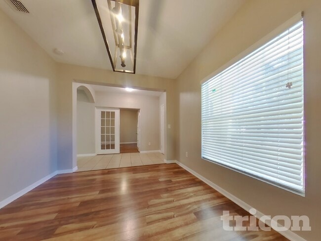 Photo - 492 Shirley Dr