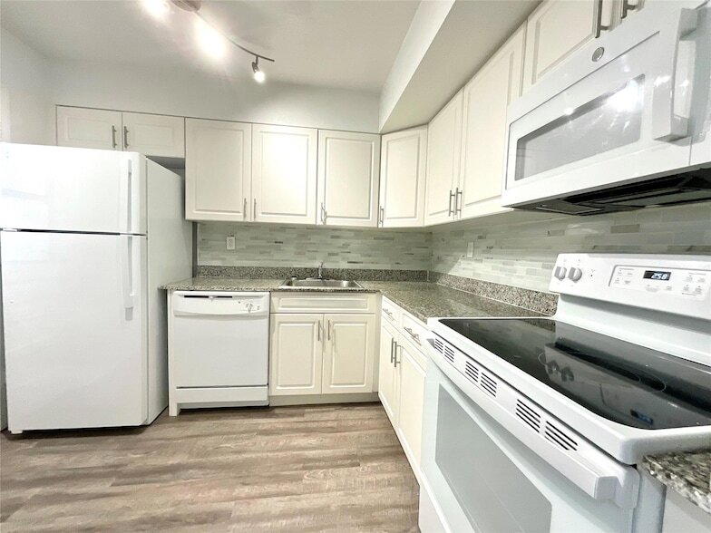 Photo - 9357 SW 77th Ave