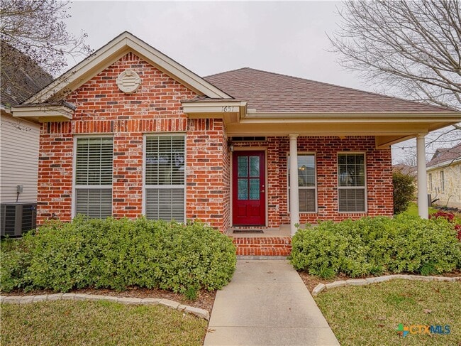 Building Photo - 1651 Hanz Dr Rental