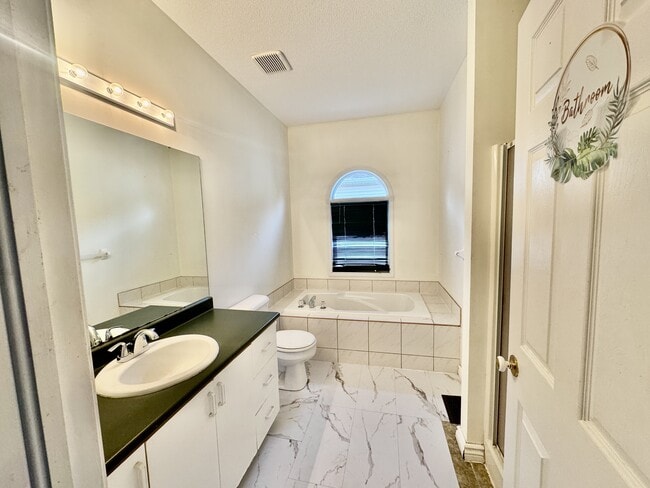 Photo - 163 Rue des Boulonnais Unit 1