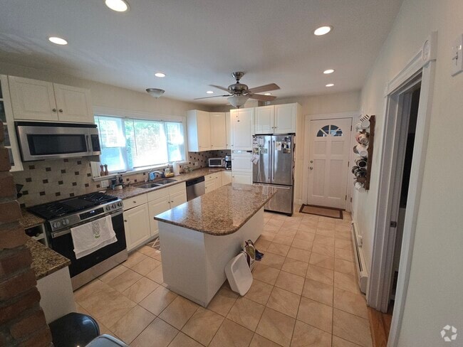 Building Photo - 146 Hillside Rd Rental