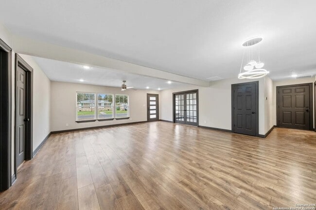 Photo - 2643 W Gramercy Pl