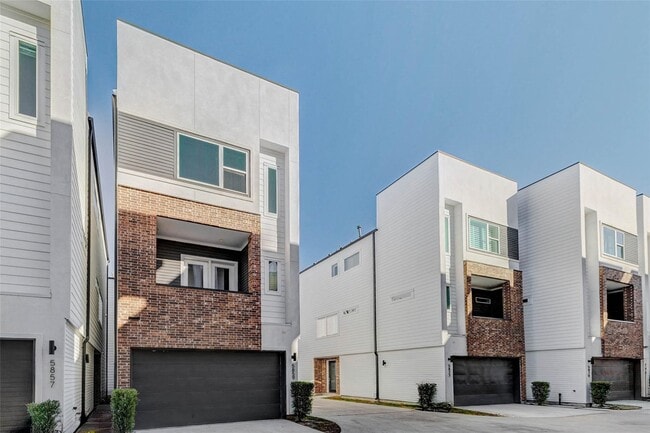 Building Photo - 5859 Dolores St