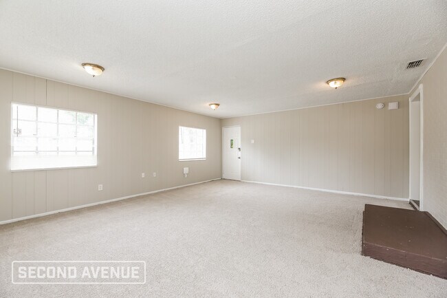Photo - 1021 Lake Forest Blvd