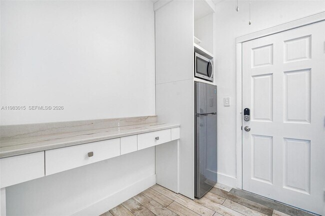 Photo - 180 SW 63rd Ave