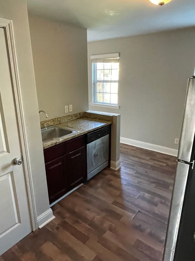 Photo - 1BD Corner Unit in Gated Complex, 2 Blocks... Unit 2309 Baronne #106