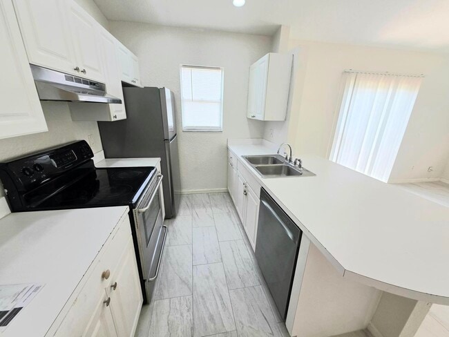 Photo - 569 E Ridge Cir N