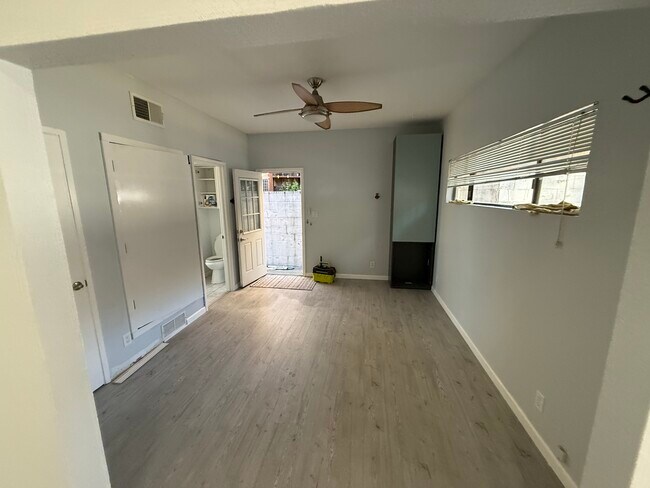 Photo - 1040 La Gonda Wy