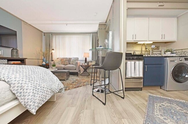 The Flats of Jackson Square Discover Our Studio, 1, & 2-Bedroom Flats and Lofts in Oak Ridge, TN - The Flats of Jackson Square Discover Our Studio, 1, & 2-Bedroom Flats and Lofts in Oak Ridge, TN