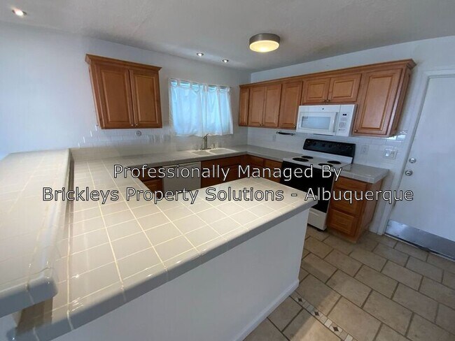 Photo - 4921 Goldenthread Dr NE