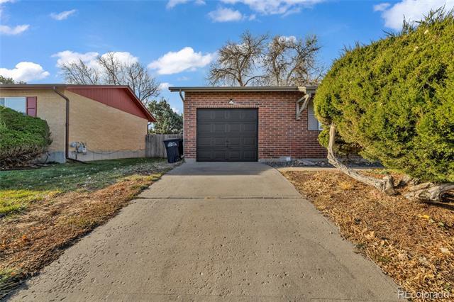 Photo - 5545 Elkhart St