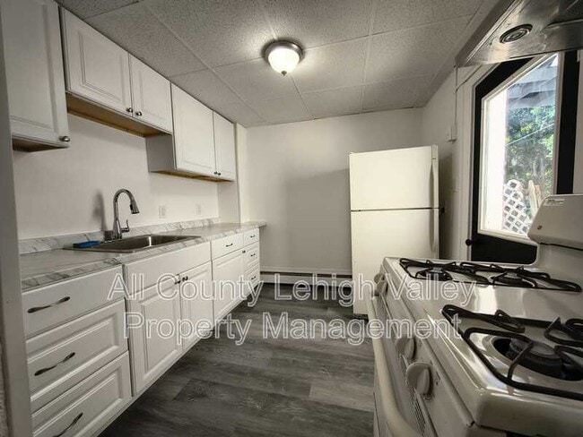 Photo - 546 Thomas St