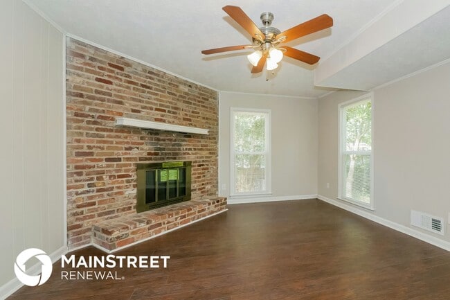 Photo - 6650 Walker Rd