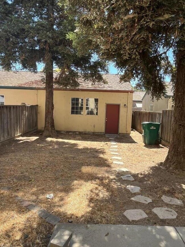 Photo - 315 Soberanes St