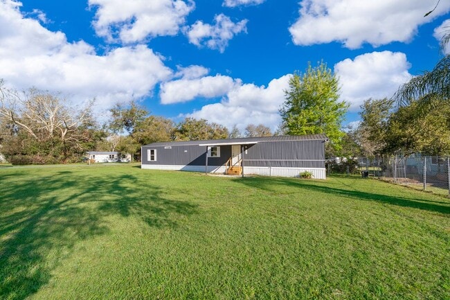 Photo - 101 Caroline Ave