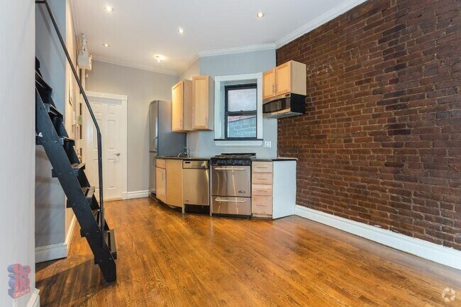Building Photo - 219 E 23rd St Rental