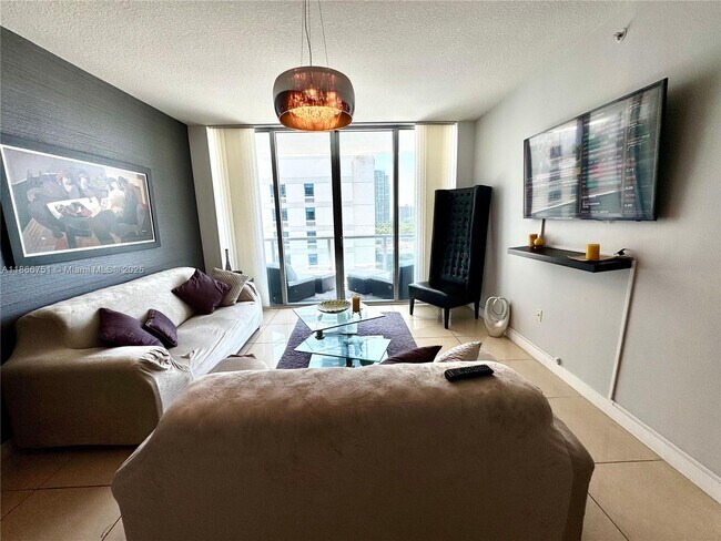 Photo - 79 SW 12th St Unidad 1605