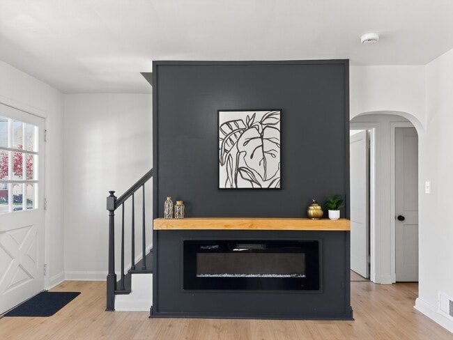 Photo - 101 Elinor Ave