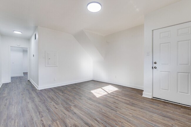 Photo - 2439 Arlington Ave Unit Apt 1