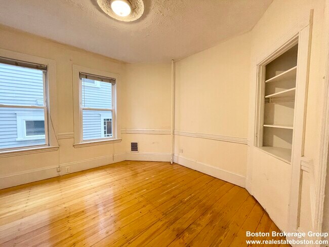 Photo - 17 Sachem St Unit 2