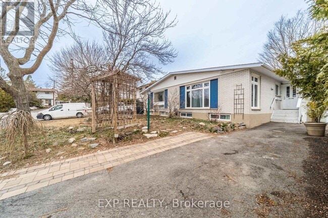 Photo - 21 Southview Crescent