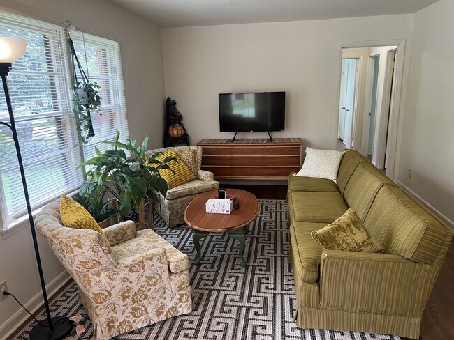 Photo - 3207 Tucker Dr NW