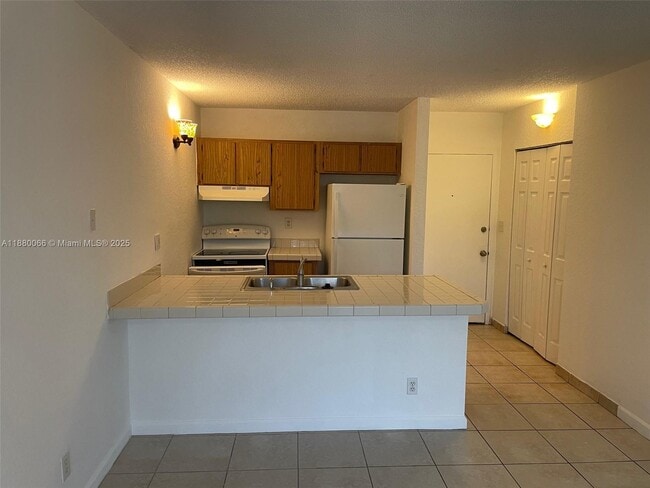Photo - 2401 Riverside Dr Unit 203-B